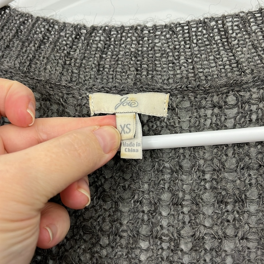 Joie XS Gray Lightweight Long Sleeve Open Weave Knit V-Neck Oversize Sweater - Picture 4 of 9